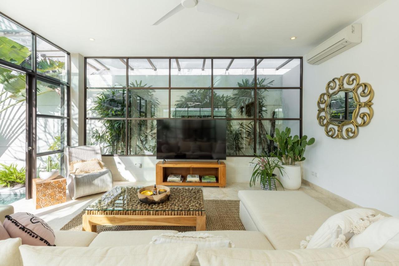 Villa Lumut 3 Bedrooms Central Seminyak Экстерьер фото